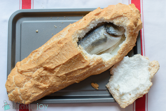 https://kitchenjoyblog.com/wp-content/uploads/2014/09/whole-fish-baked-in-salt-crust-3.jpg