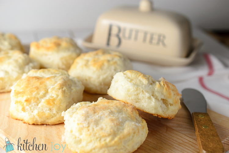 Fluffy Buttermilk Biscuits - Kitchen Joy